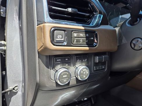 New 2026 GMC Yukon Denali Ultimate AWD/4WD image 11