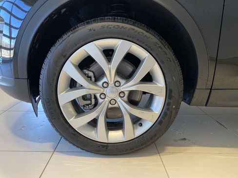 New 2023 Land Rover Discovery Sport SE image 10