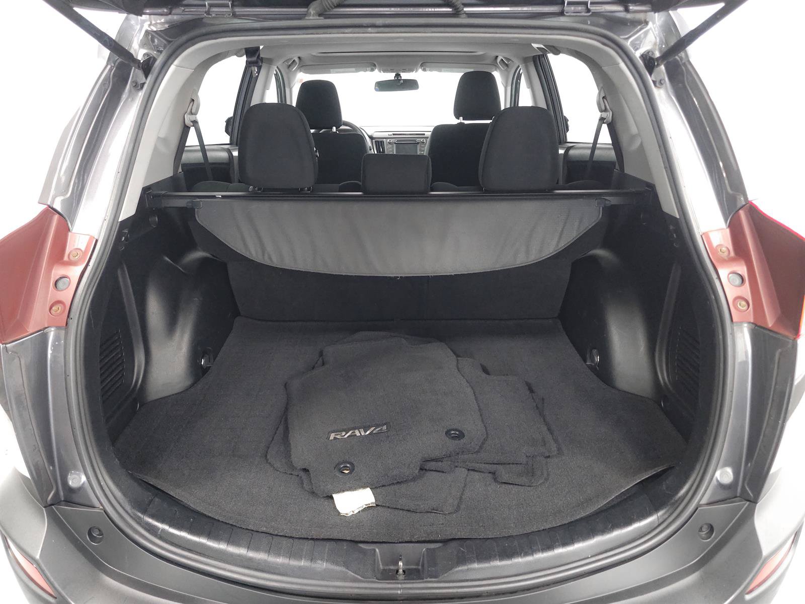 Used 2015 Toyota RAV4 XLE AWD/4WD image 13