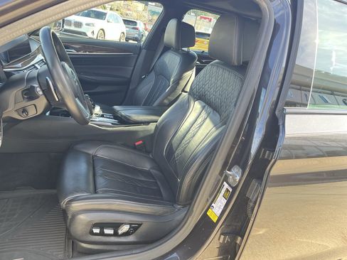 Used 2019 BMW 540i w/ M Sport Package image 14