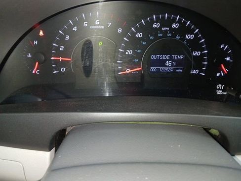 Used 2011 Toyota Camry LE image 11