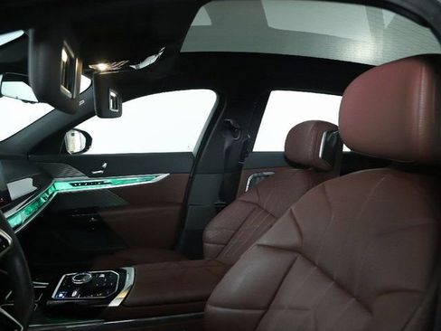 Certified 2023 BMW i7 xDrive60 AWD/4WD image 23