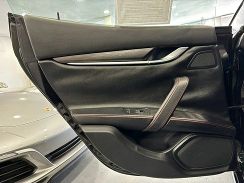 Used 2017 Maserati Ghibli RWD image 40