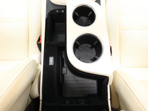 Used 2022 Porsche Panamera image 45