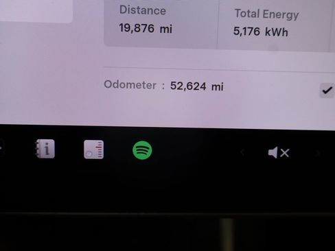 Used 2020 Tesla Model 3 Standard Range image 38