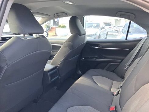 Used 2020 Toyota Camry LE FWD image 5