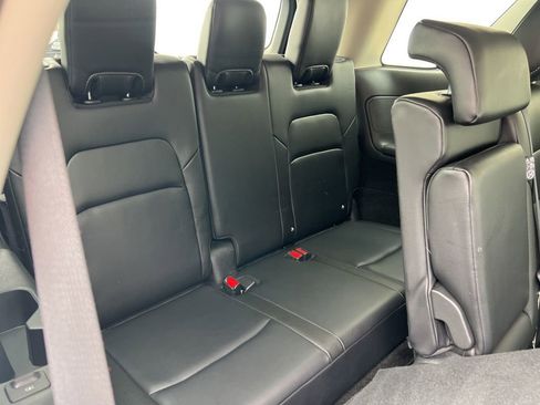 Used 2023 Nissan Pathfinder SL AWD/4WD image 26