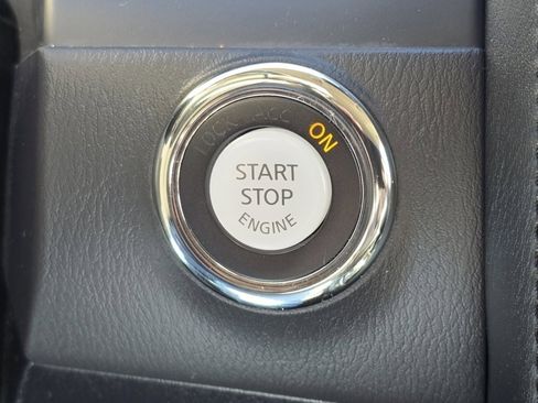 Used 2024 Nissan Armada SV image 28