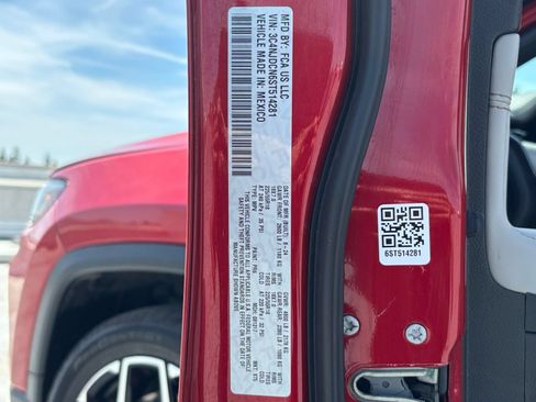 Used 2025 Jeep Compass Limited AWD/4WD image 30