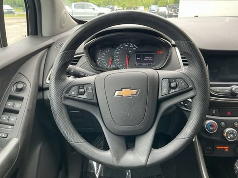 Used 2019 Chevrolet Trax LS w/ Tint and Cruise Package AWD/4WD image 22
