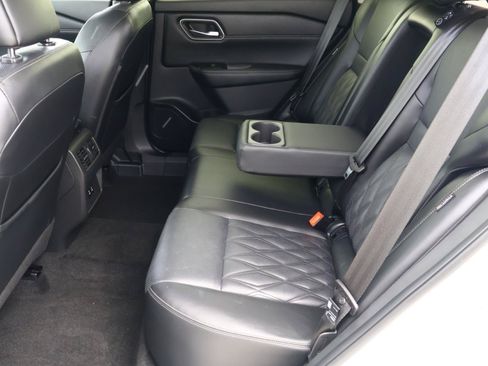 Used 2025 Nissan Rogue Platinum FWD image 20