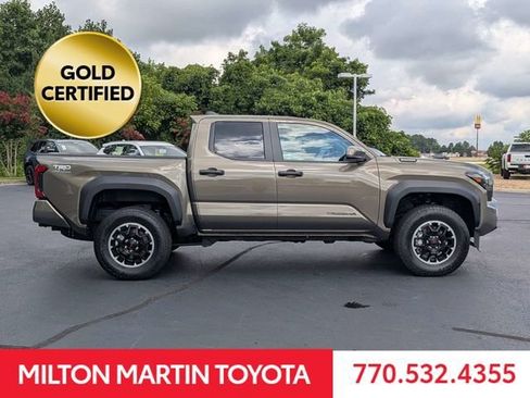 Certified 2025 Toyota Tacoma TRD Off-Road AWD/4WD image 8