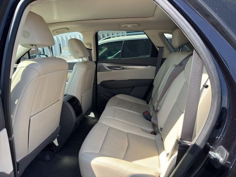 Used 2021 Cadillac XT5 Premium Luxury image 4