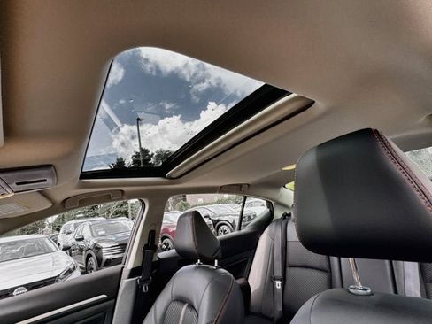 New 2026 Nissan Altima 2.5 SR w/ SR Midnight Edition Package FWD image 17