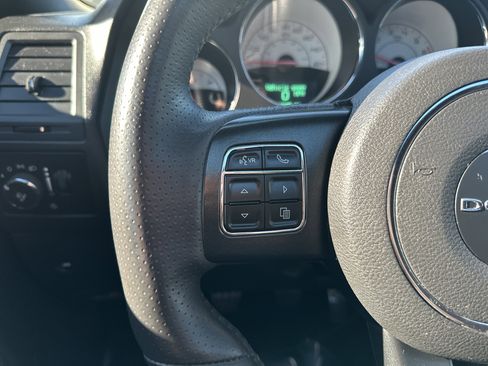 Used 2014 Dodge Challenger R/T image 17