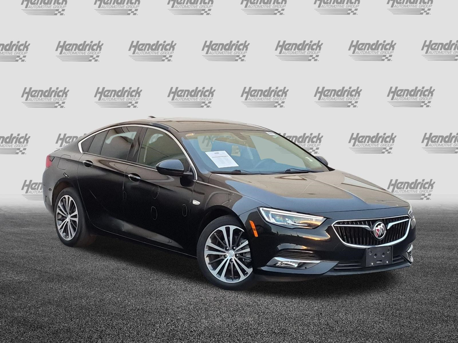Used 2019 Buick Regal Essence w/ Driver Confidence Package I FWD image 2