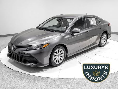 Used 2019 Toyota Camry LE FWD image 1
