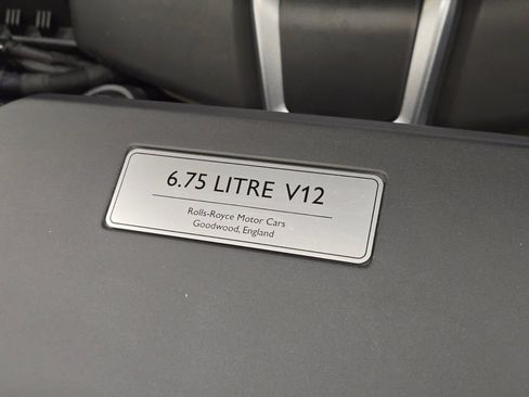 Certified 2025 Rolls-Royce Cullinan Black Badge AWD/4WD image 30