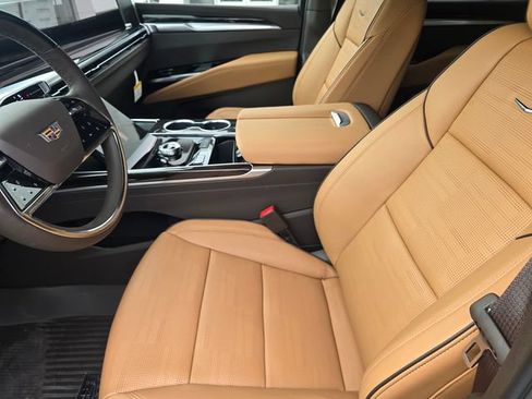 New 2026 Cadillac Escalade Luxury w/ Touring Package AWD/4WD image 22