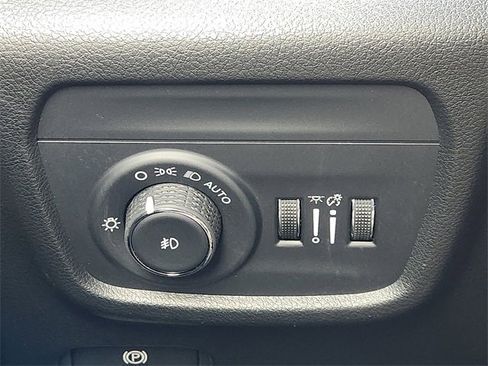 Used 2024 Jeep Grand Cherokee L Limited w/ Luxury Tech Group II image 23