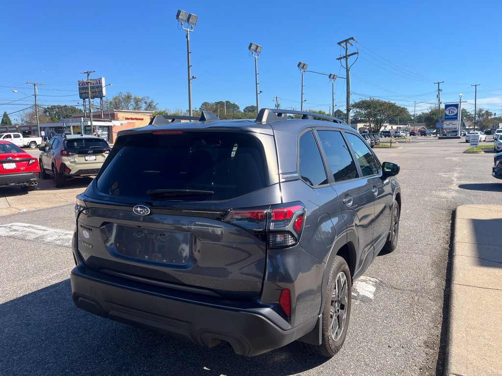 Used 2025 Subaru Forester Premium w/ Convenience Package #1 AWD/4WD image 3