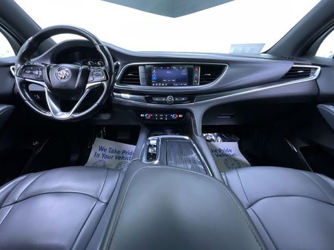 Used 2023 Buick Enclave Essence image 17