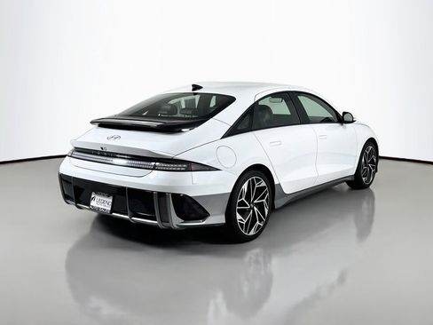 Used 2023 Hyundai Ioniq 6 SEL AWD/4WD image 4