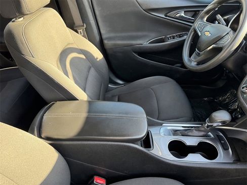 Used 2021 Chevrolet Malibu LT image 6