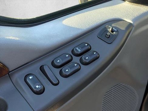 Used 2004 Ford F250 XL image 10
