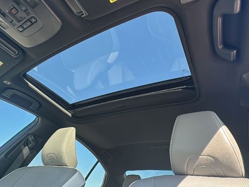 Used 2025 Toyota Camry Hybrid image 5