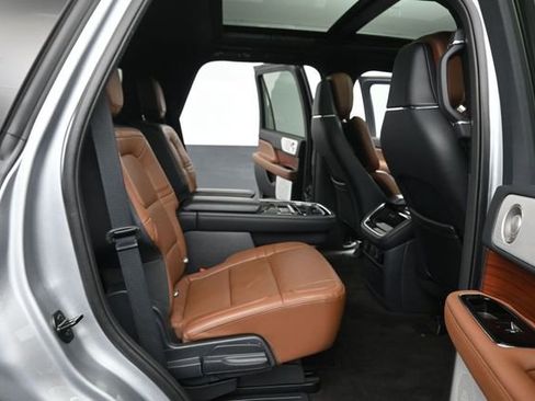 Certified 2023 Lincoln Navigator Reserve AWD/4WD image 27
