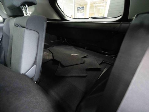 Used 2019 Toyota RAV4 XLE FWD image 24