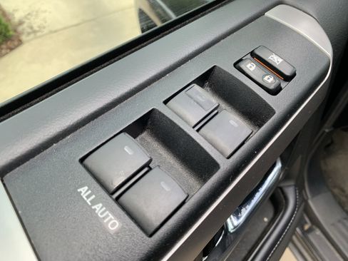 Used 2018 Toyota 4Runner SR5 Premium AWD/4WD image 15