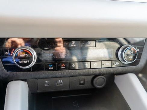 Used 2023 Mitsubishi Outlander 4WD Plug-In Hybrid image 33