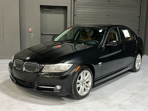 Used 2011 BMW 335i xDrive Sedan AWD/4WD image 3