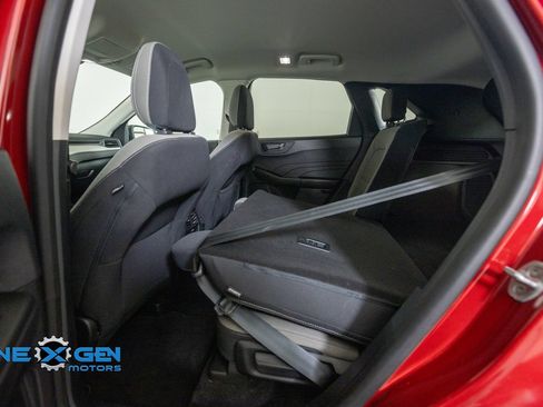 Used 2022 Ford Escape SE w/ SE Sport Appearance Package FWD image 32