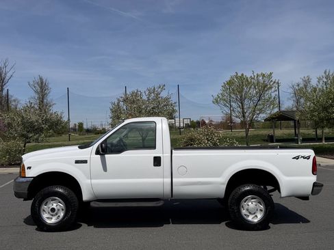 Used 2001 Ford F250 XL image 2