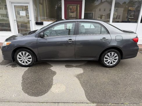 Used 2013 Toyota Corolla LE FWD image 1