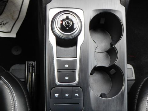 Used 2022 Ford Escape Titanium image 26