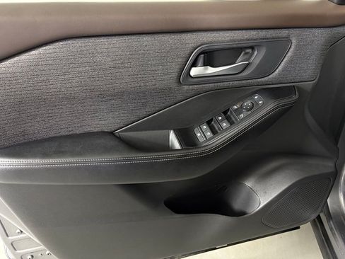 Used 2023 Nissan Rogue SV FWD image 14