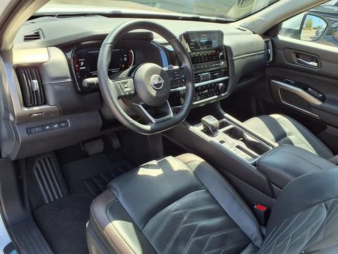 Certified 2025 Nissan Pathfinder Platinum w/ Cargo Package FWD image 4