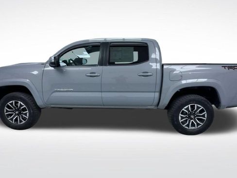 Used 2021 Toyota Tacoma TRD Sport w/ Technology Package AWD/4WD image 18