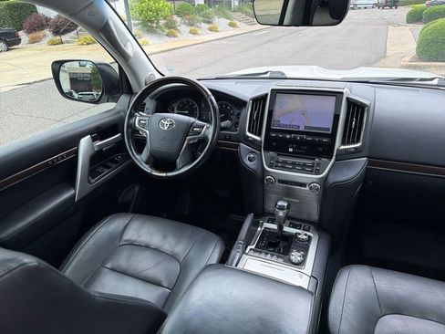 Used 2018 Toyota Land Cruiser AWD/4WD image 42