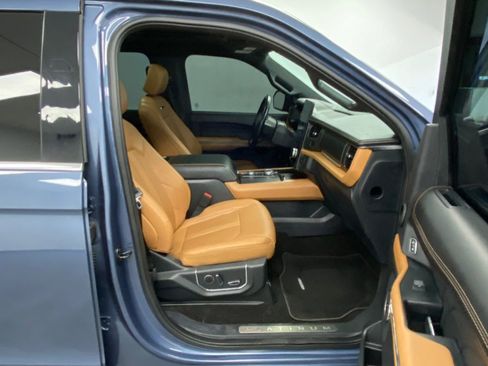 Used 2022 Ford Expedition Platinum image 23