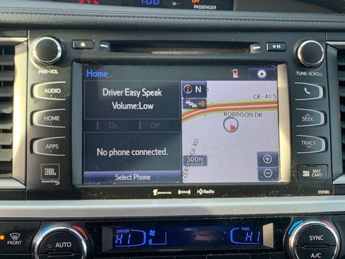 Used 2018 Toyota Highlander Limited image 22