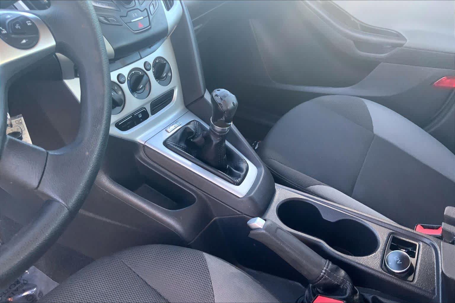 Used 2014 Ford Focus SE FWD image 16