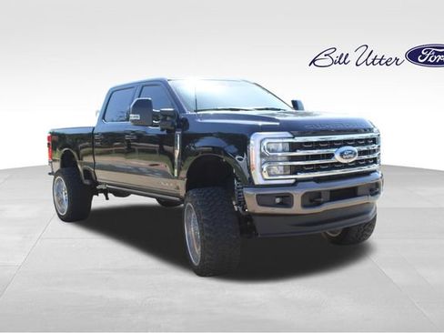 Used 2023 Ford F250 King Ranch w/ FX4 Off-Road Package AWD/4WD image 3