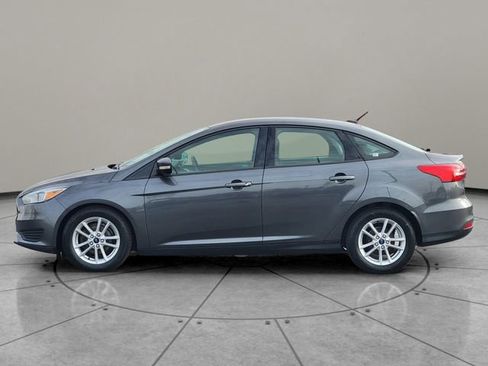 Certified 2017 Ford Focus SE FWD image 9