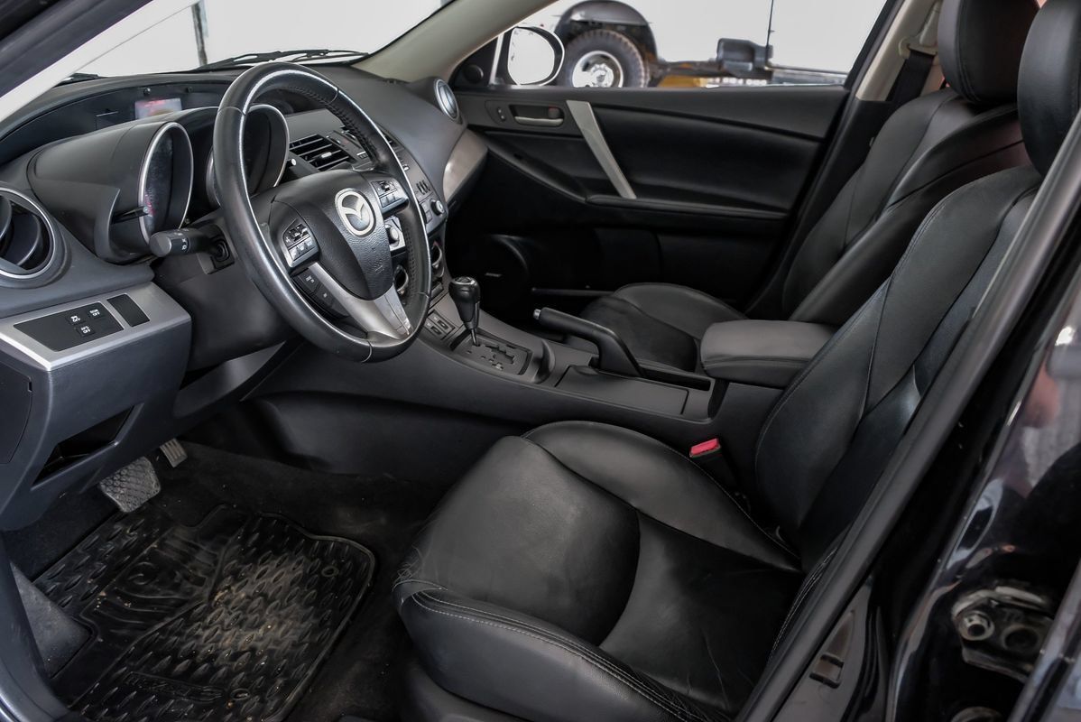 Used 2012 MAZDA MAZDA3 i Grand Touring w/ Tech Pkg FWD image 14