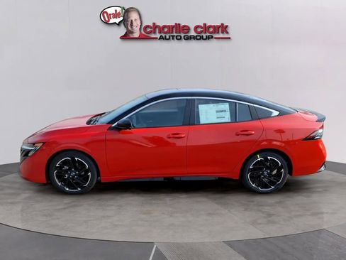 New 2026 Nissan Sentra SR w/ Floor Mat Package image 2